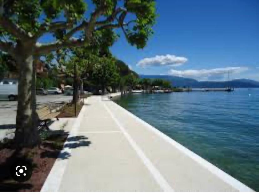 Casa Vacanze Gardiolina San Felice del Benaco Ngoại thất bức ảnh